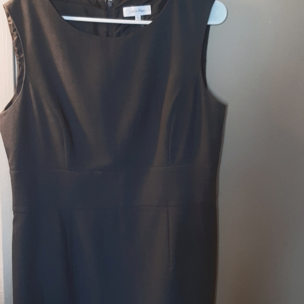 Calvin klein lightweight classic timeless style business dress.